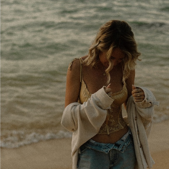 V. Chapman Calla Lily top - Picture 8 of 8